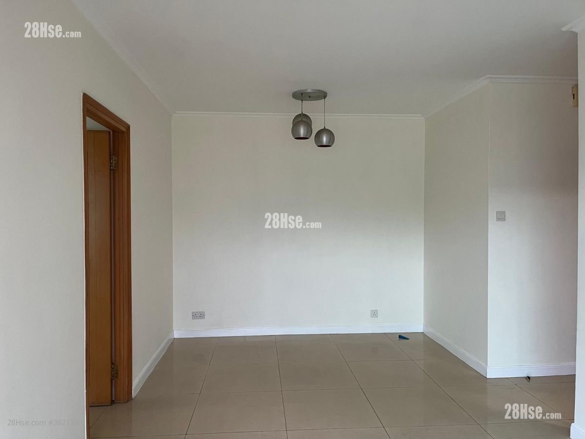 Sky Tower Rental 520 ft² ( 48.3 m² ) Sky Tower Rental 520 ft² ( 48.3 m² )