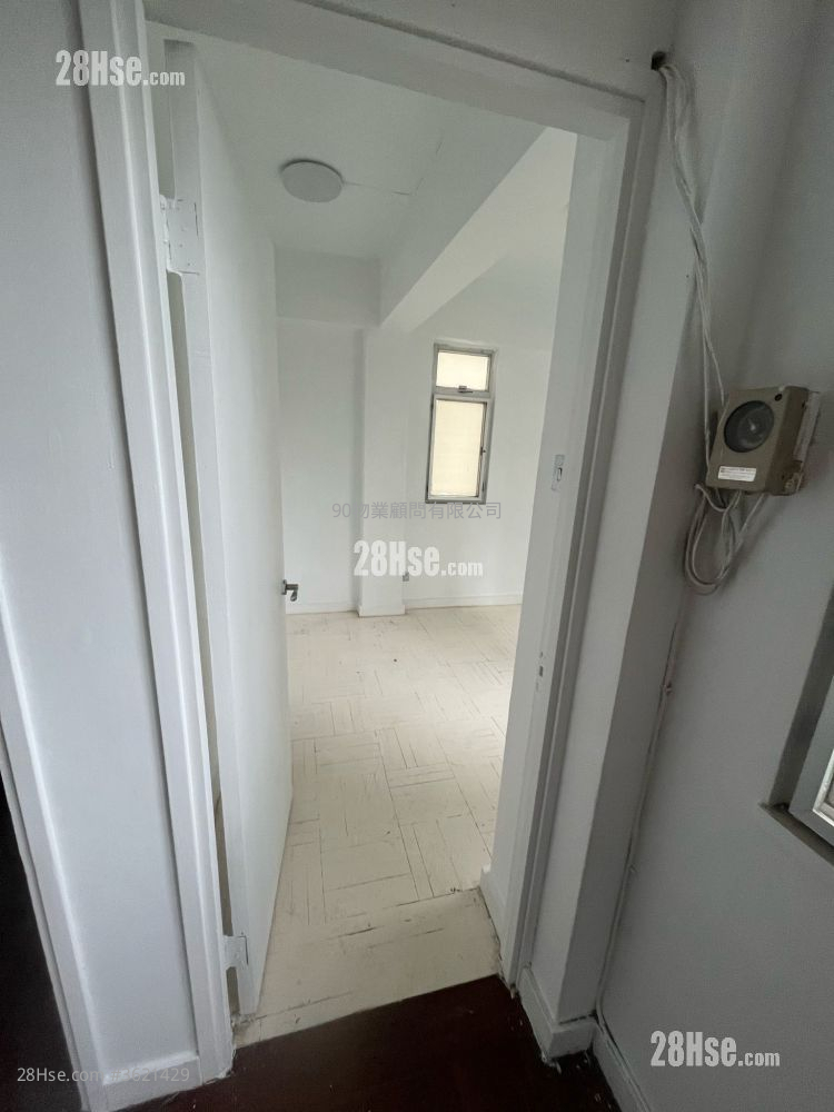 宝树楼 售盘 505 平方尺 ( 46.9 平方米 ) 宝树楼 售盘 505 平方尺 ( 46.9 平方米 )