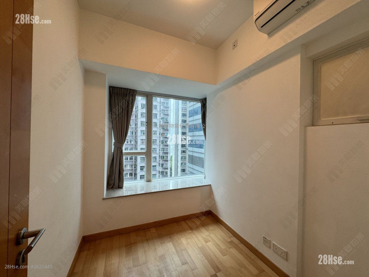 Ivy On Belcher's Sell 2 Bedrooms , 1 Bathroom 399 ft² ( 37.1 m² ) Ivy On Belcher's Sell 2 Bedrooms , 1 Bathroom 399 ft² ( 37.1 m² )