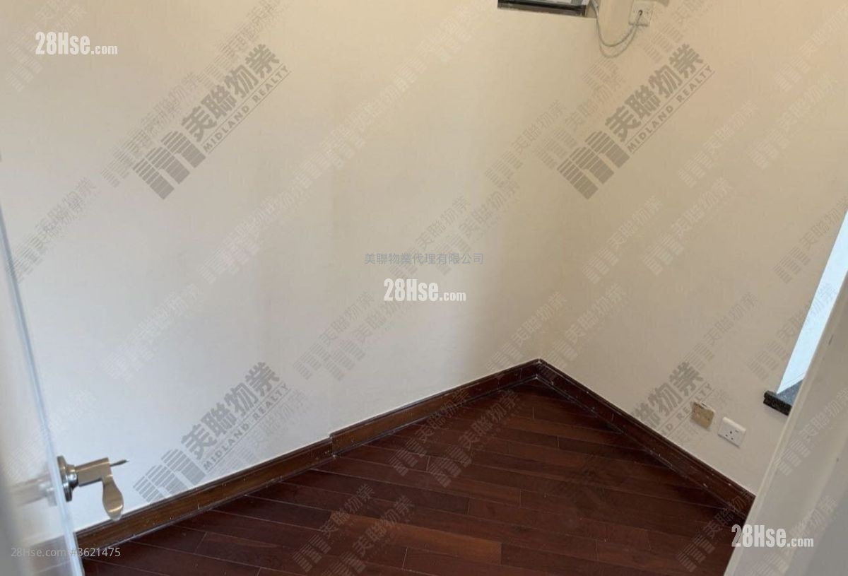 主人房: 将军澳广场 售盘 3 房 523 平方尺 ( 48.6 平方米 ) 主人房: 将军澳广场 售盘 3 房 523 平方尺 ( 48.6 平方米 )