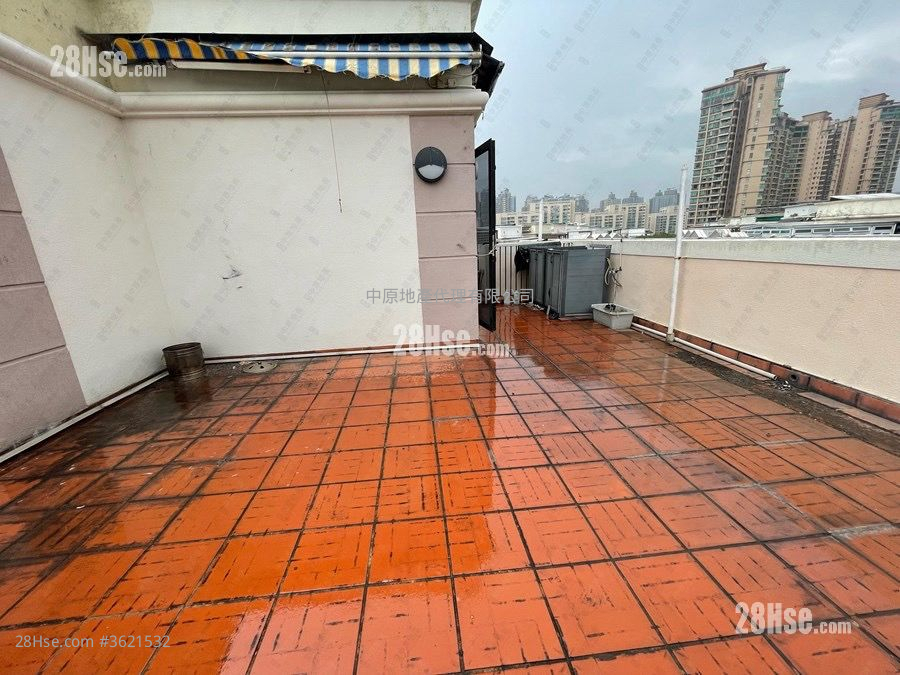 King's Park Hill Rental 2,333 ft² ( 216.7 m² ) King's Park Hill Rental 2,333 ft² ( 216.7 m² )