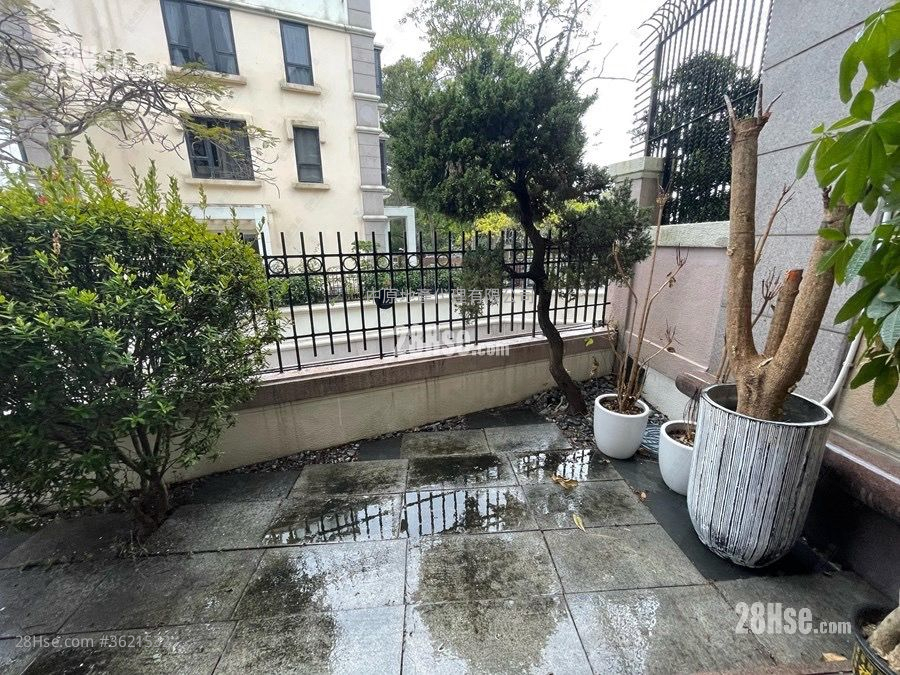 King's Park Hill Rental 2,333 ft² ( 216.7 m² ) King's Park Hill Rental 2,333 ft² ( 216.7 m² )