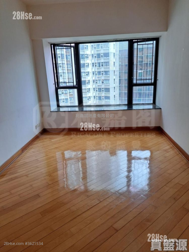 Le Sommet Sell 2 Bedrooms , 1 Bathroom 580 ft² ( 53.9 m² ) Le Sommet Sell 2 Bedrooms , 1 Bathroom 580 ft² ( 53.9 m² )