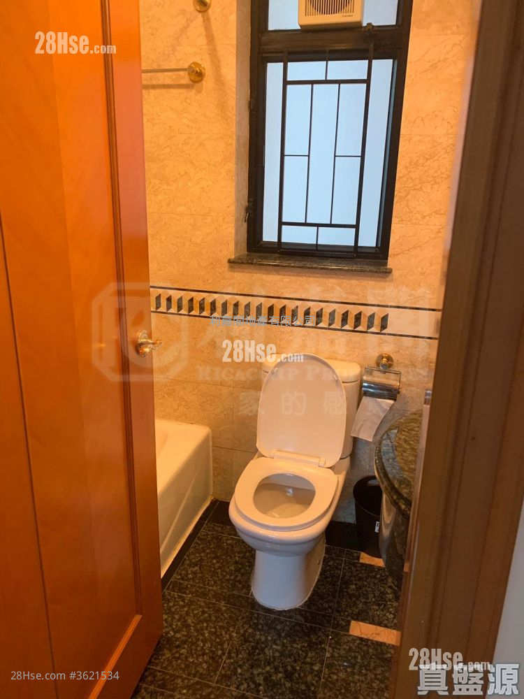 Le Sommet Sell 2 Bedrooms , 1 Bathroom 580 ft² ( 53.9 m² ) Le Sommet Sell 2 Bedrooms , 1 Bathroom 580 ft² ( 53.9 m² )