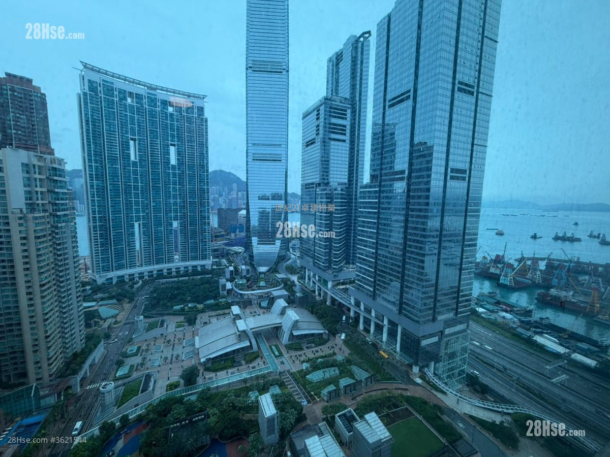 Sorrento Rental 2 Bedrooms , 2 Bathrooms 625 ft² ( 58.1 m² ) Sorrento Rental 2 Bedrooms , 2 Bathrooms 625 ft² ( 58.1 m² )