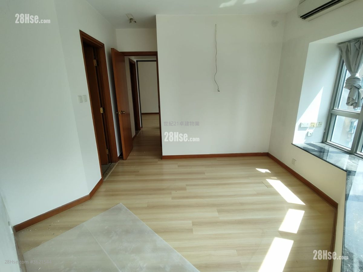 Sorrento Rental 2 Bedrooms , 2 Bathrooms 625 ft² ( 58.1 m² ) Sorrento Rental 2 Bedrooms , 2 Bathrooms 625 ft² ( 58.1 m² )