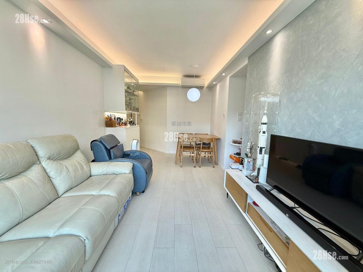 Bellagio Sell 2 Bedrooms , 1 Bathroom 524 ft² ( 48.7 m² ) Bellagio Sell 2 Bedrooms , 1 Bathroom 524 ft² ( 48.7 m² )