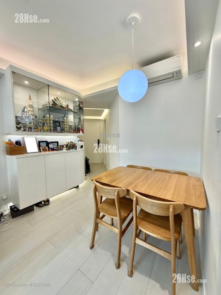 Bellagio Sell 2 Bedrooms , 1 Bathroom 524 ft² ( 48.7 m² ) Bellagio Sell 2 Bedrooms , 1 Bathroom 524 ft² ( 48.7 m² )