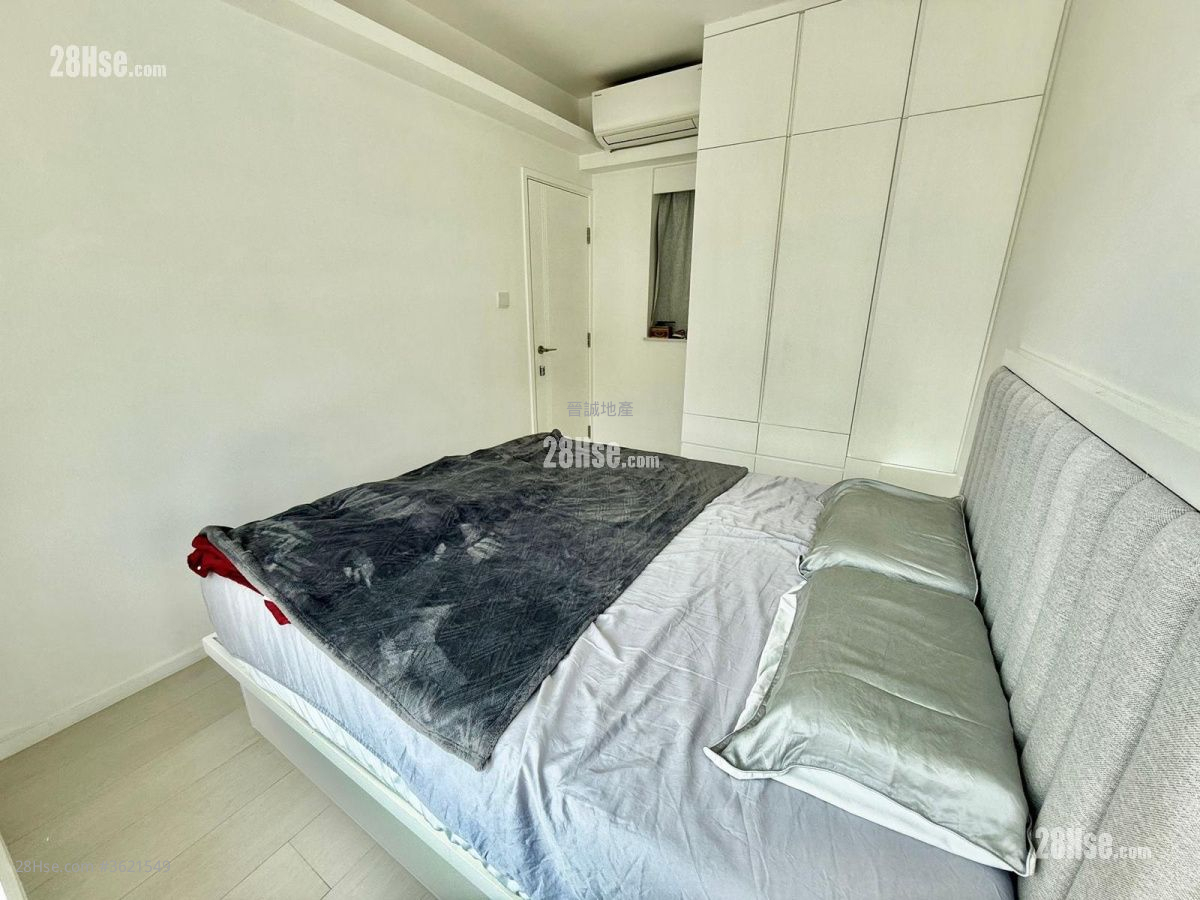 Bellagio Sell 2 Bedrooms , 1 Bathroom 524 ft² ( 48.7 m² ) Bellagio Sell 2 Bedrooms , 1 Bathroom 524 ft² ( 48.7 m² )