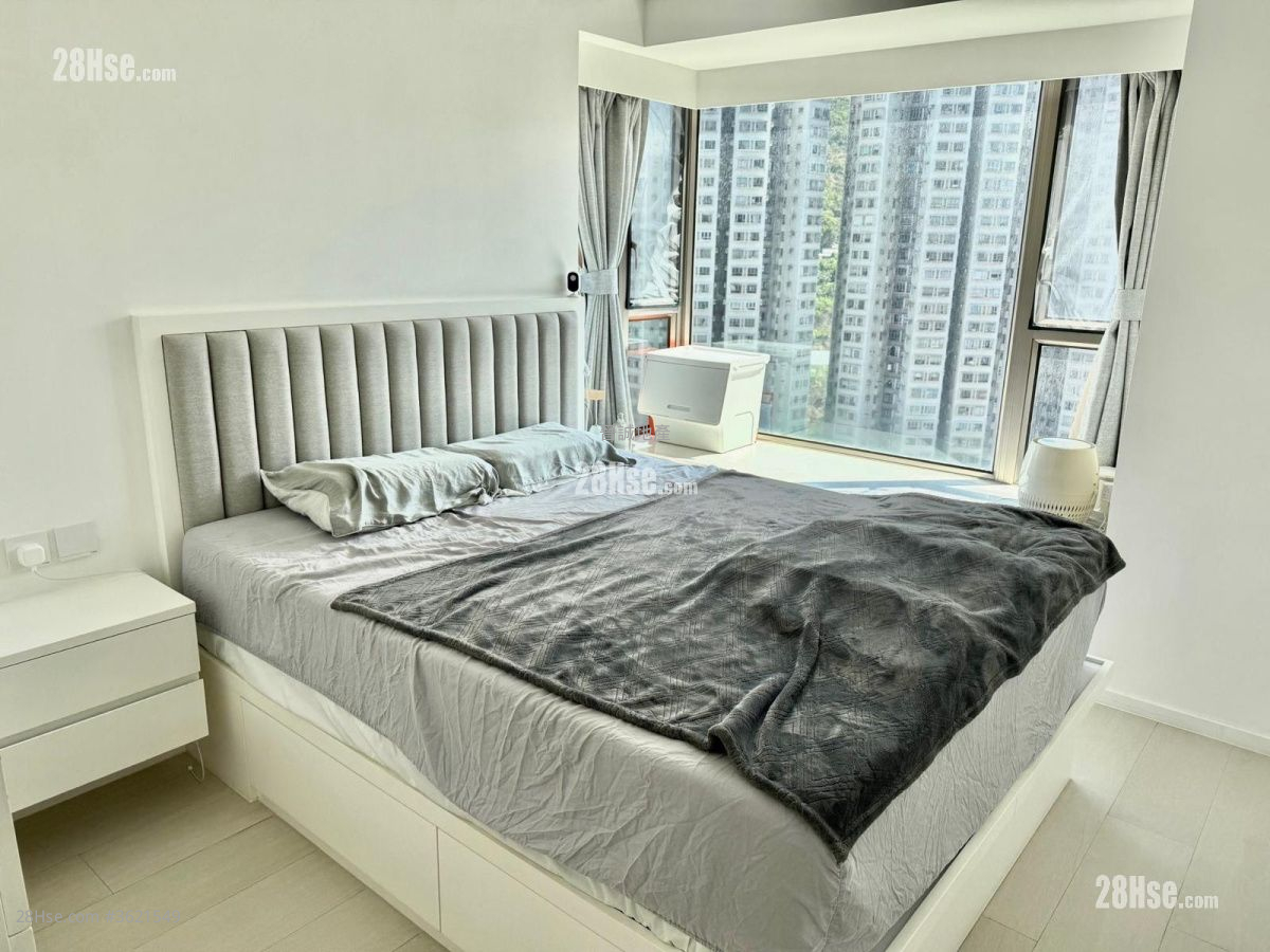 Bellagio Sell 2 Bedrooms , 1 Bathroom 524 ft² ( 48.7 m² ) Bellagio Sell 2 Bedrooms , 1 Bathroom 524 ft² ( 48.7 m² )