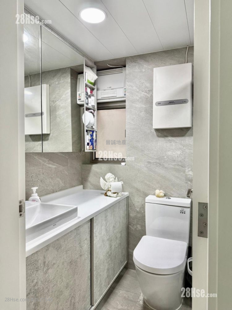 Bellagio Sell 2 Bedrooms , 1 Bathroom 524 ft² ( 48.7 m² ) Bellagio Sell 2 Bedrooms , 1 Bathroom 524 ft² ( 48.7 m² )