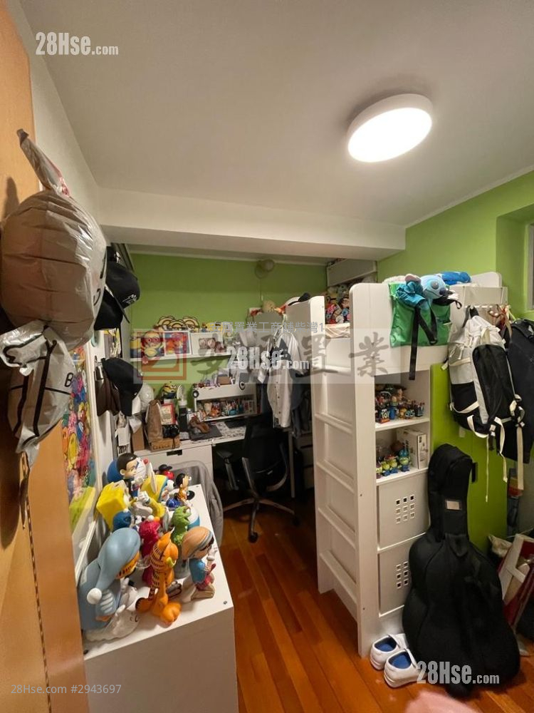 Greenwood Terrace Sell 2 Bedrooms , 1 Bathroom 504 ft² ( 46.8 m² ) Greenwood Terrace Sell 2 Bedrooms , 1 Bathroom 504 ft² ( 46.8 m² )