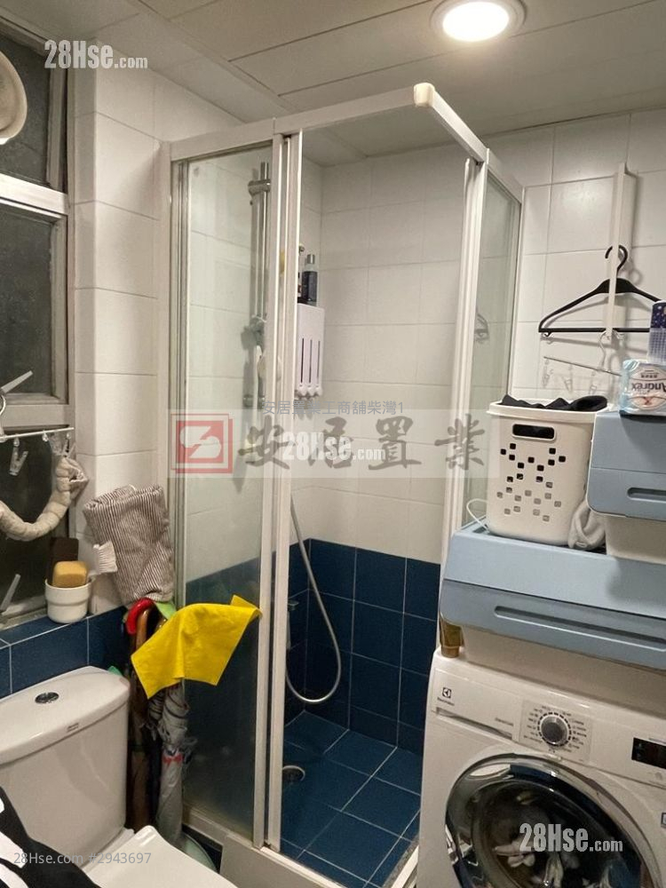 Greenwood Terrace Sell 2 Bedrooms , 1 Bathroom 504 ft² ( 46.8 m² ) Greenwood Terrace Sell 2 Bedrooms , 1 Bathroom 504 ft² ( 46.8 m² )