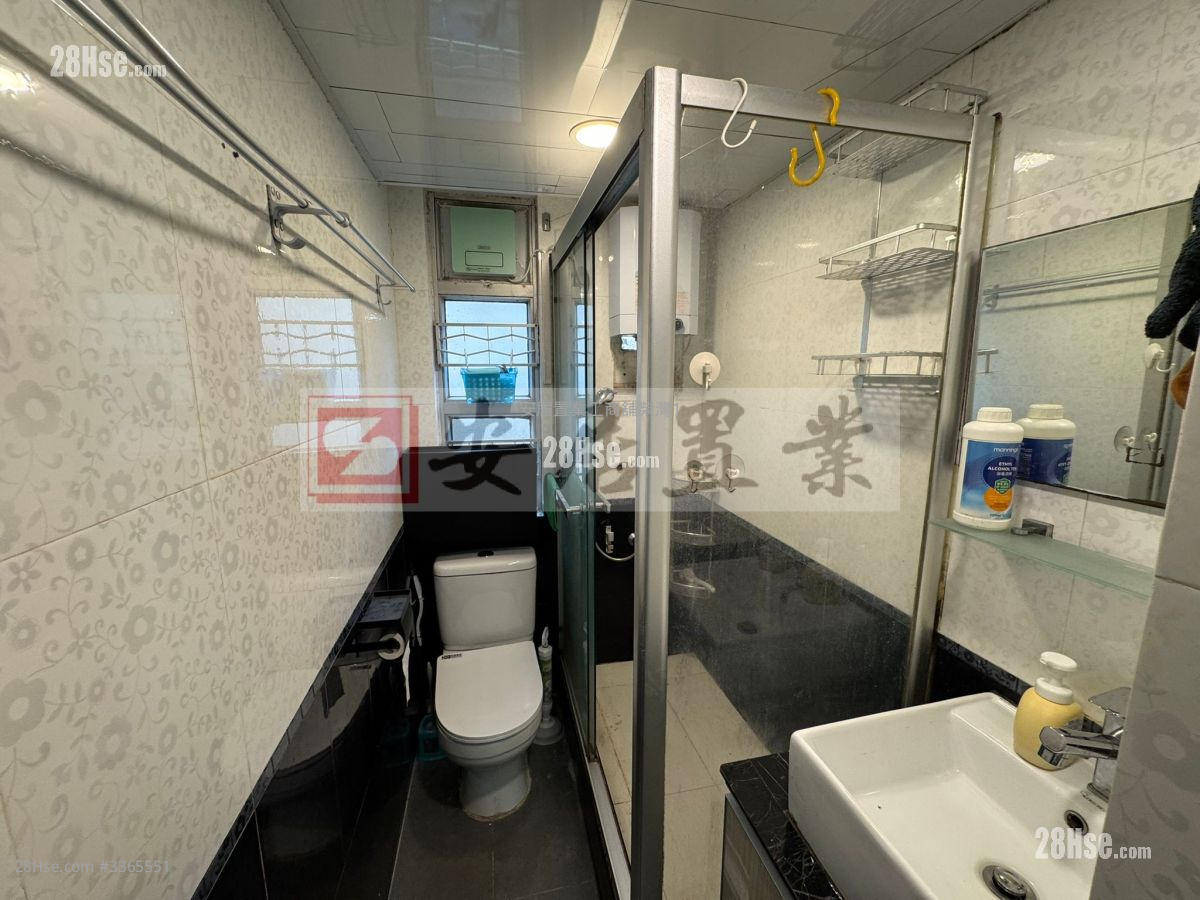 Greenwood Terrace Rental 2 Bedrooms 536 ft² ( 49.8 m² ) Greenwood Terrace Rental 2 Bedrooms 536 ft² ( 49.8 m² )