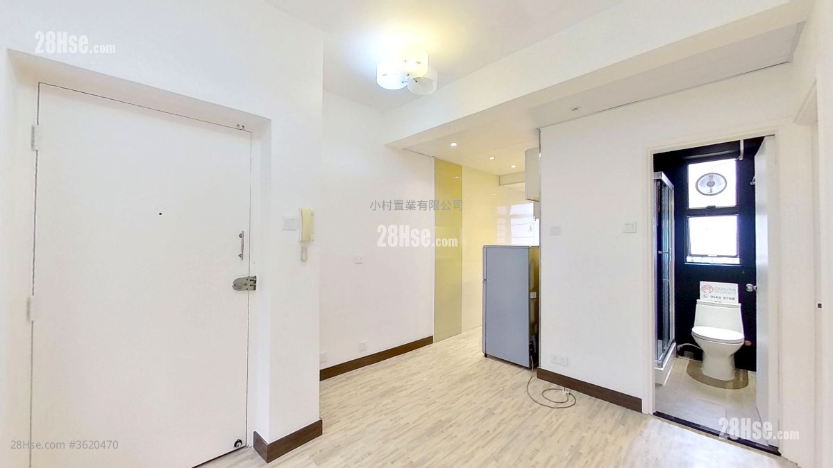 living room: Kency Tower Rental 2 Bedrooms , 1 Bathroom 386 ft² ( 35.9 m² ) living room: Kency Tower Rental 2 Bedrooms , 1 Bathroom 386 ft² ( 35.9 m² )