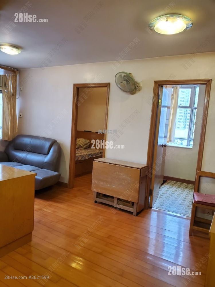 Lung Poon Court Sell 2 Bedrooms 426 ft² ( 39.6 m² )