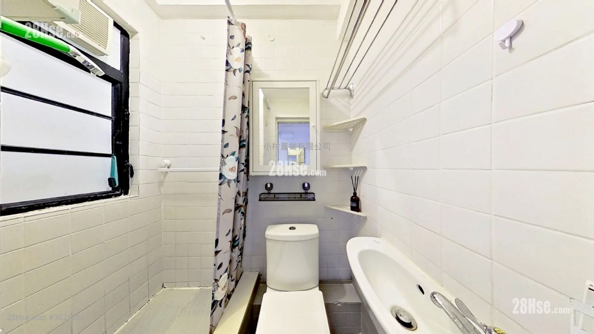 浴室: 两仪坊1-3号 租盘 开放式间隔 , 1 浴室 260 平方尺 ( 24.2 平方米 ) 浴室: 两仪坊1-3号 租盘 开放式间隔 , 1 浴室 260 平方尺 ( 24.2 平方米 )