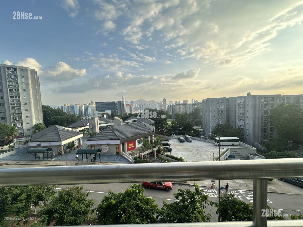 毕架山花园 售盘 2 房 1,312 平方尺 ( 121.9 平方米 )