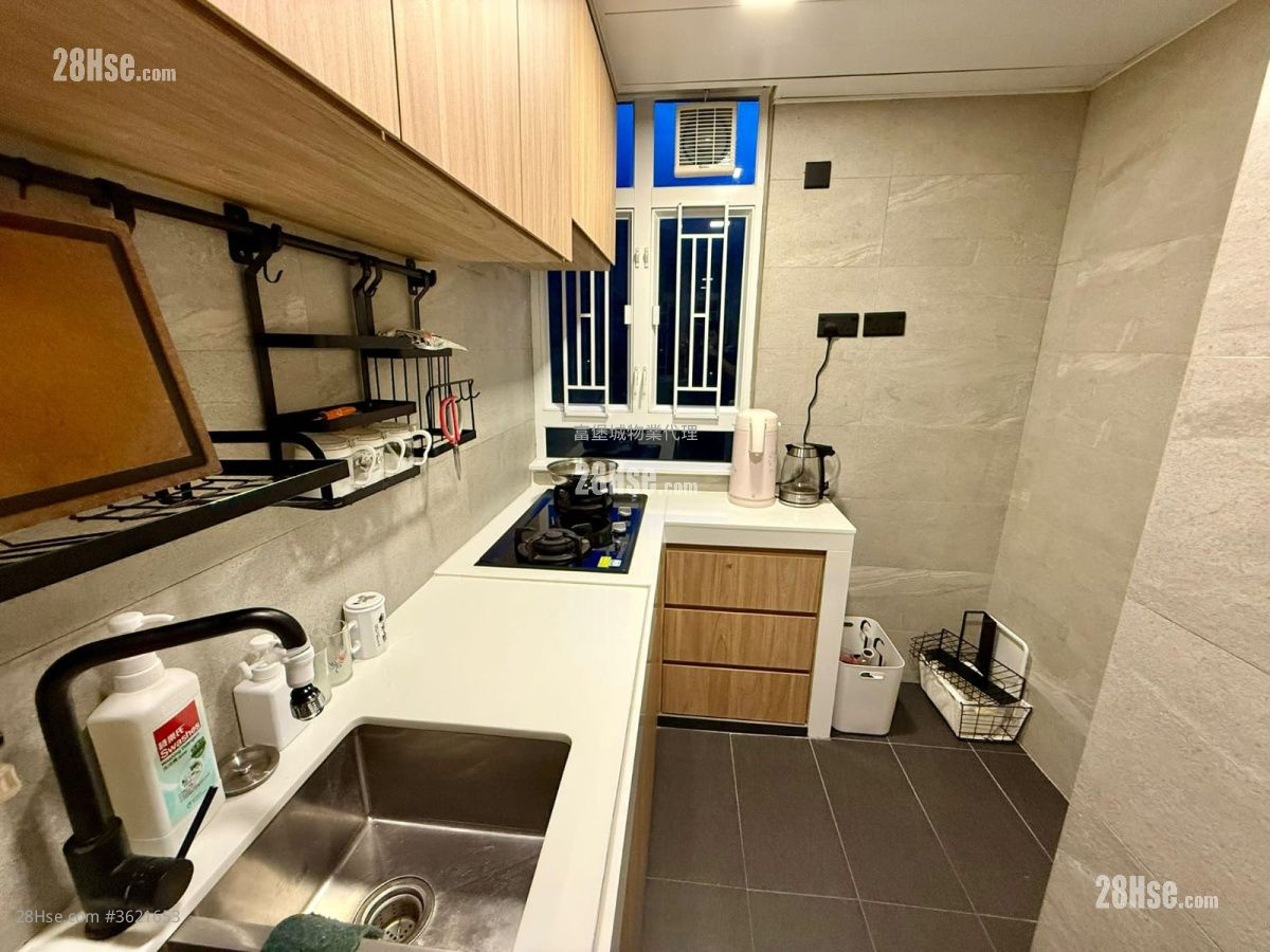 Kwong Yuen Estate Sell 2 Bedrooms , 1 Bathroom 407 ft² ( 37.8 m² ) Kwong Yuen Estate Sell 2 Bedrooms , 1 Bathroom 407 ft² ( 37.8 m² )