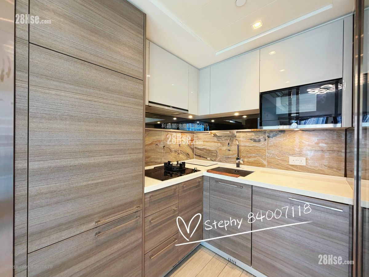 The Wings Rental 3 Bedrooms , 2 Bathrooms 672 ft² ( 62.4 m² ) The Wings Rental 3 Bedrooms , 2 Bathrooms 672 ft² ( 62.4 m² )