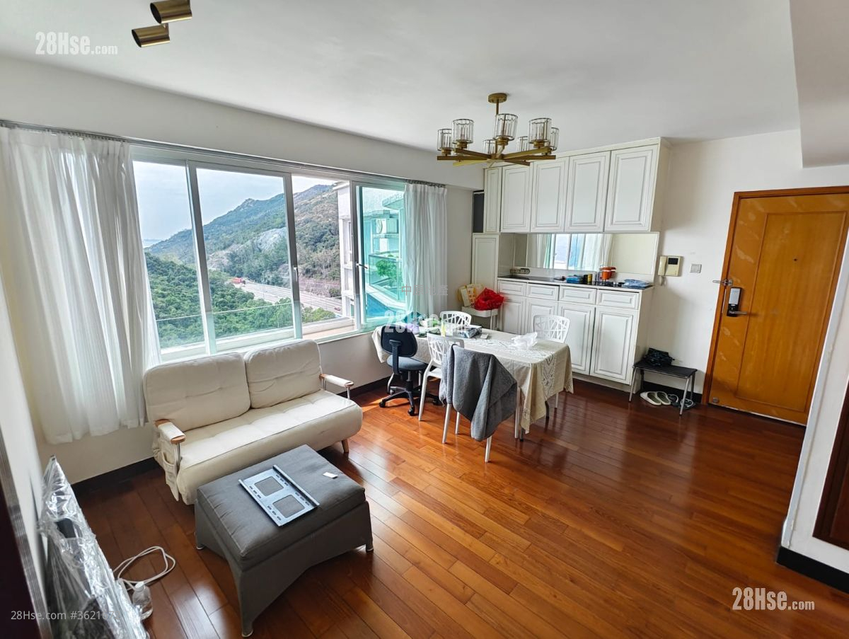 Hong Kong Garden Rental 3 Bedrooms , 2 Bathrooms 792 ft² ( 73.6 m² ) Hong Kong Garden Rental 3 Bedrooms , 2 Bathrooms 792 ft² ( 73.6 m² )