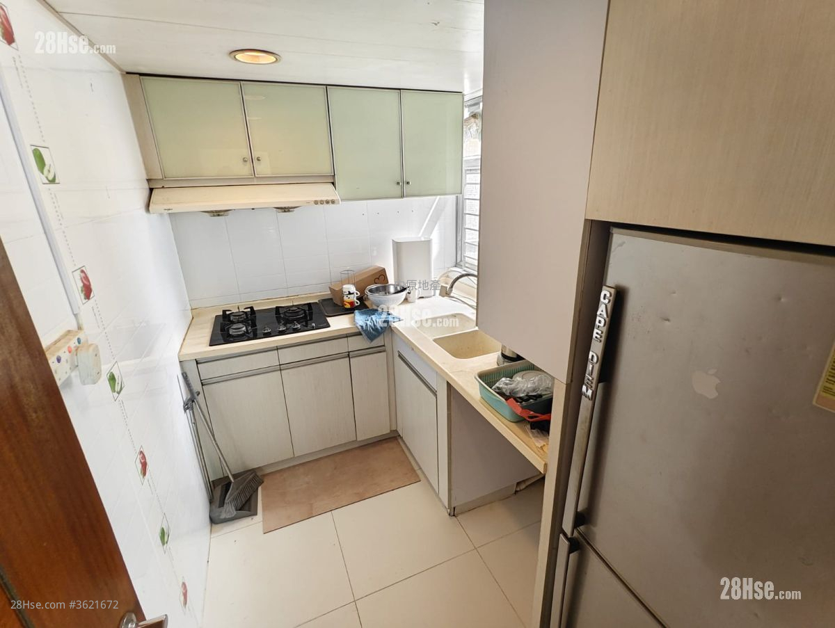 Hong Kong Garden Rental 3 Bedrooms , 2 Bathrooms 792 ft² ( 73.6 m² ) Hong Kong Garden Rental 3 Bedrooms , 2 Bathrooms 792 ft² ( 73.6 m² )