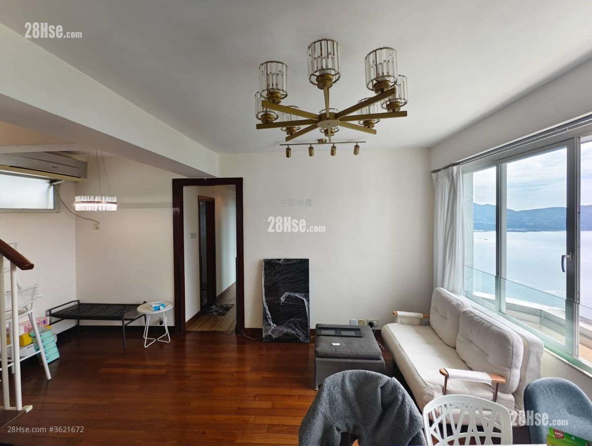 Hong Kong Garden Rental 3 Bedrooms , 2 Bathrooms 792 ft² ( 73.6 m² ) Hong Kong Garden Rental 3 Bedrooms , 2 Bathrooms 792 ft² ( 73.6 m² )