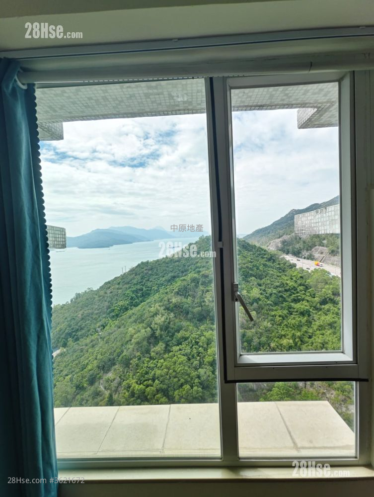 Hong Kong Garden Rental 3 Bedrooms , 2 Bathrooms 792 ft² ( 73.6 m² ) Hong Kong Garden Rental 3 Bedrooms , 2 Bathrooms 792 ft² ( 73.6 m² )