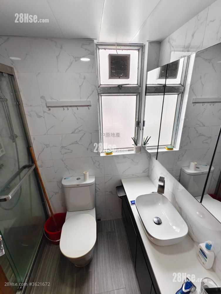 Hong Kong Garden Rental 3 Bedrooms , 2 Bathrooms 792 ft² ( 73.6 m² ) Hong Kong Garden Rental 3 Bedrooms , 2 Bathrooms 792 ft² ( 73.6 m² )