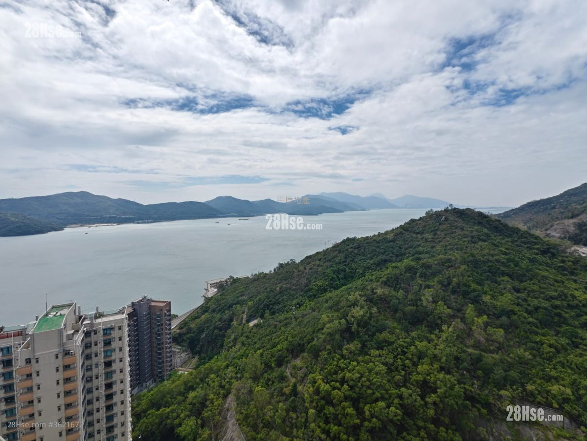 Hong Kong Garden Rental 3 Bedrooms , 2 Bathrooms 792 ft² ( 73.6 m² ) Hong Kong Garden Rental 3 Bedrooms , 2 Bathrooms 792 ft² ( 73.6 m² )