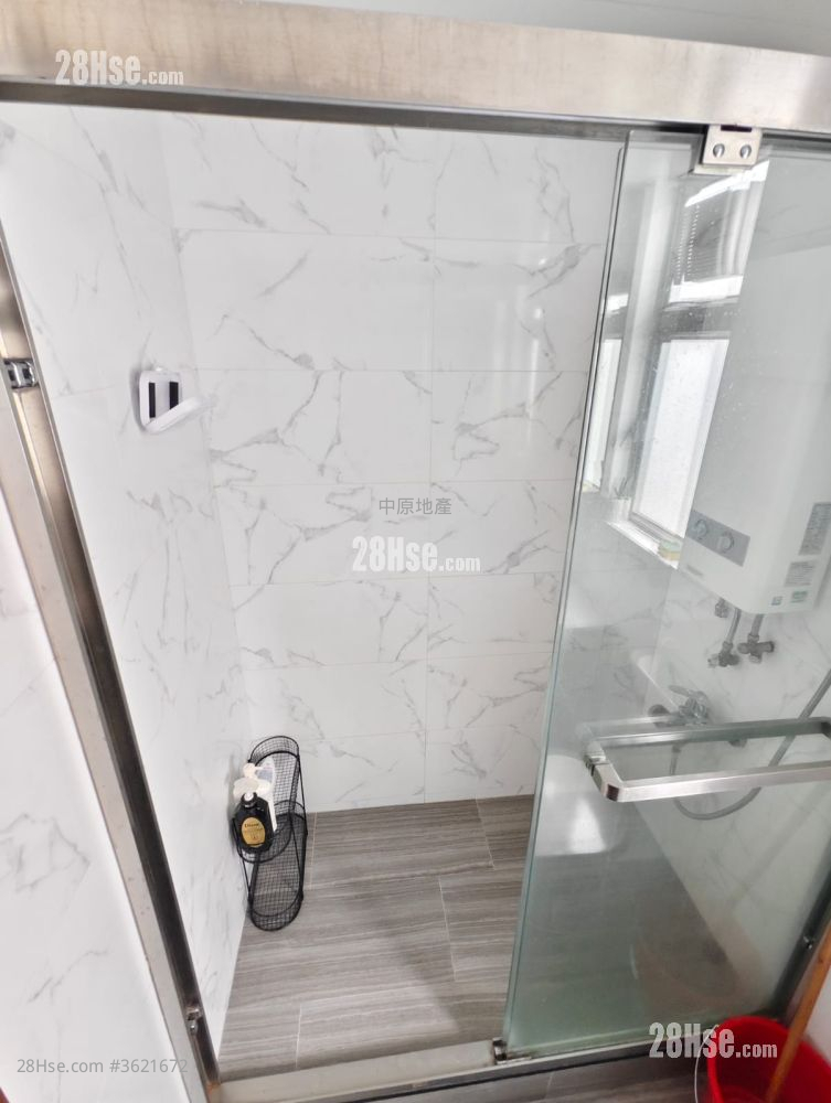 Hong Kong Garden Rental 3 Bedrooms , 2 Bathrooms 792 ft² ( 73.6 m² ) Hong Kong Garden Rental 3 Bedrooms , 2 Bathrooms 792 ft² ( 73.6 m² )