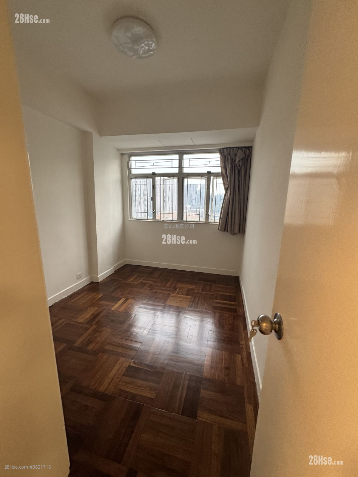 华苑大厦 售盘 2 房 , 1 浴室 410 平方尺 ( 38.1 平方米 ) 华苑大厦 售盘 2 房 , 1 浴室 410 平方尺 ( 38.1 平方米 )