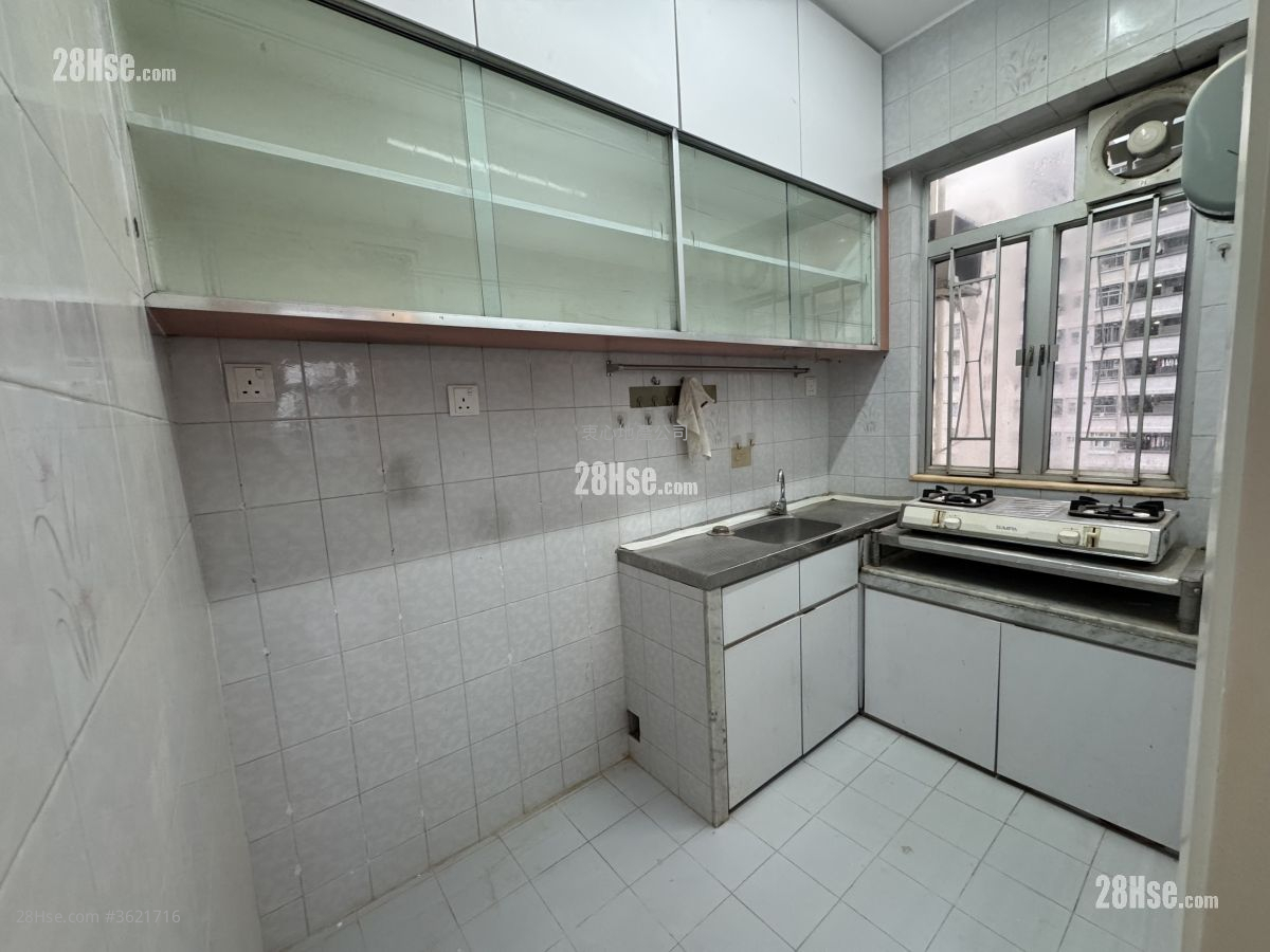 华苑大厦 售盘 2 房 , 1 浴室 410 平方尺 ( 38.1 平方米 ) 华苑大厦 售盘 2 房 , 1 浴室 410 平方尺 ( 38.1 平方米 )