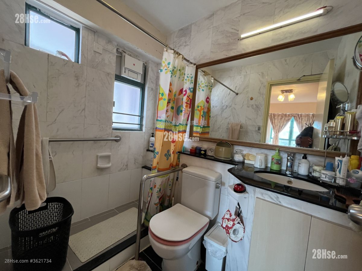 龙柏花园 售盘 3 房 , 2 浴室 1,293 平方尺 ( 120.1 平方米 ) 龙柏花园 售盘 3 房 , 2 浴室 1,293 平方尺 ( 120.1 平方米 )