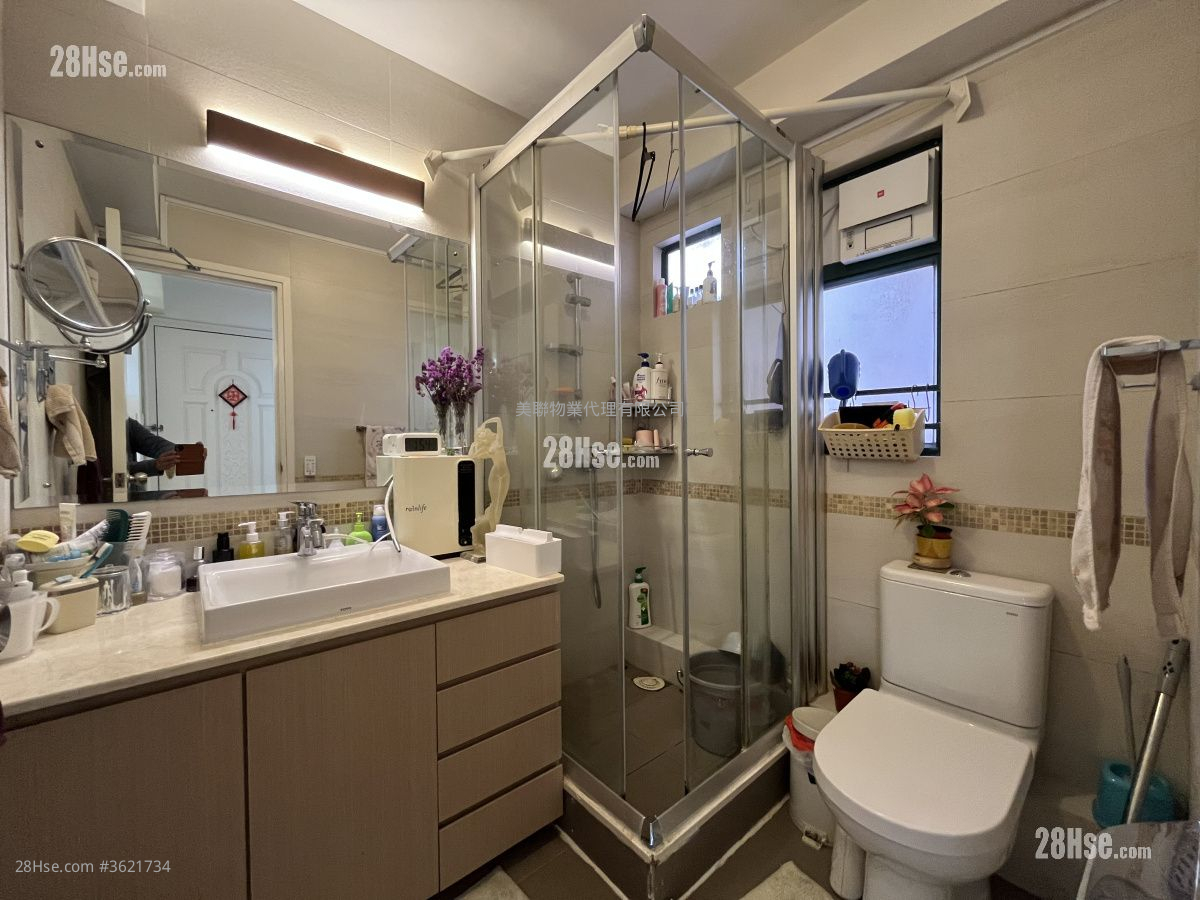 龙柏花园 售盘 3 房 , 2 浴室 1,293 平方尺 ( 120.1 平方米 ) 龙柏花园 售盘 3 房 , 2 浴室 1,293 平方尺 ( 120.1 平方米 )