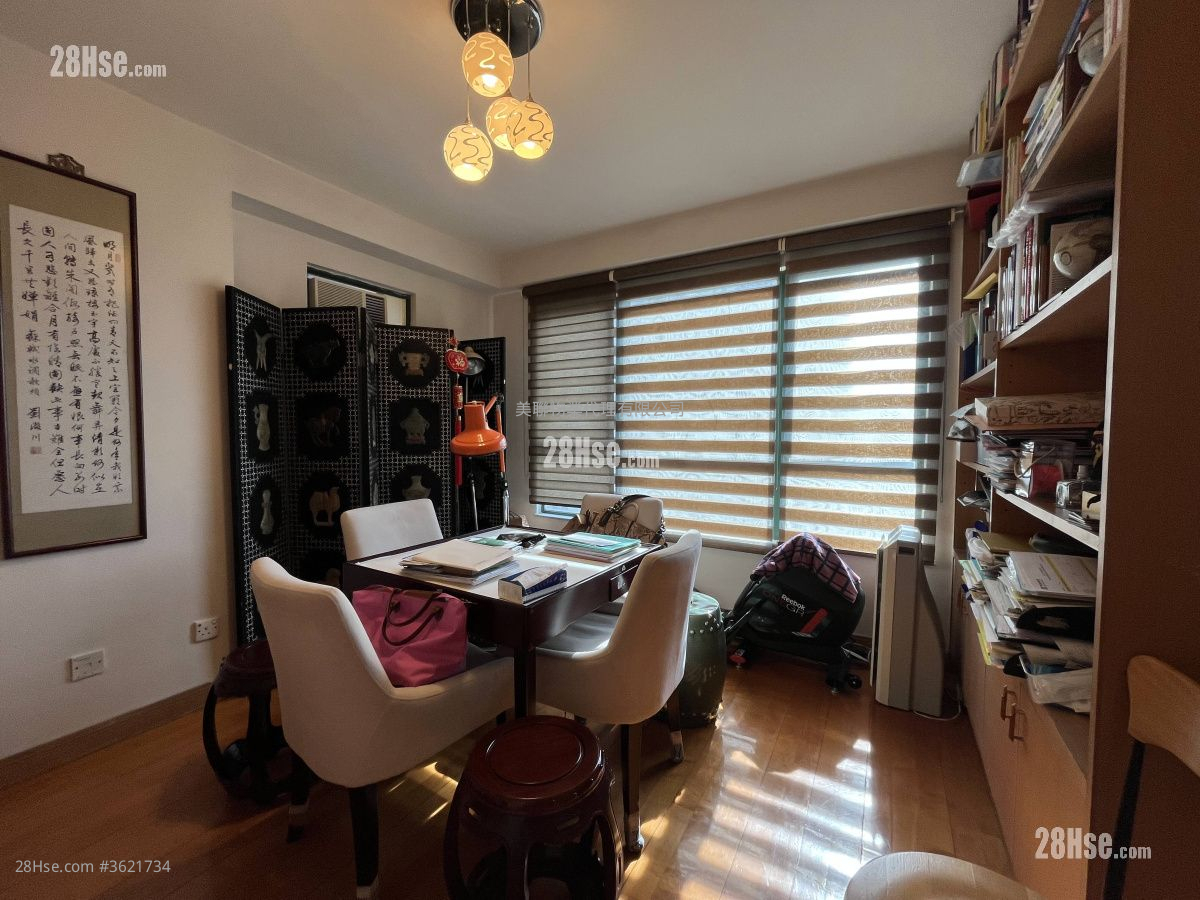 龙柏花园 售盘 3 房 , 2 浴室 1,293 平方尺 ( 120.1 平方米 ) 龙柏花园 售盘 3 房 , 2 浴室 1,293 平方尺 ( 120.1 平方米 )