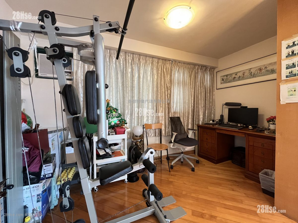 龙柏花园 售盘 3 房 , 2 浴室 1,293 平方尺 ( 120.1 平方米 ) 龙柏花园 售盘 3 房 , 2 浴室 1,293 平方尺 ( 120.1 平方米 )