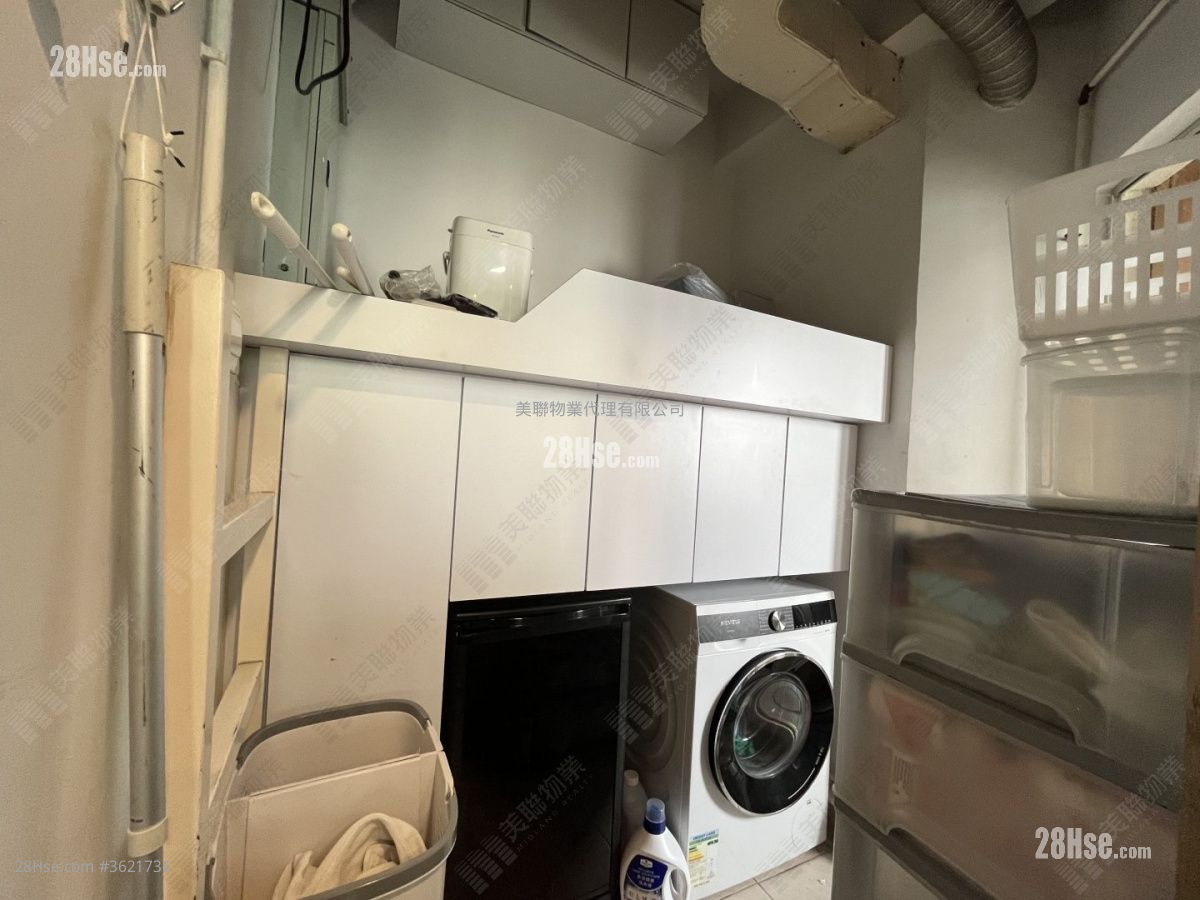 君颐峰 售盘 3 房 , 2 浴室 992 平方尺 ( 92.2 平方米 ) 君颐峰 售盘 3 房 , 2 浴室 992 平方尺 ( 92.2 平方米 )