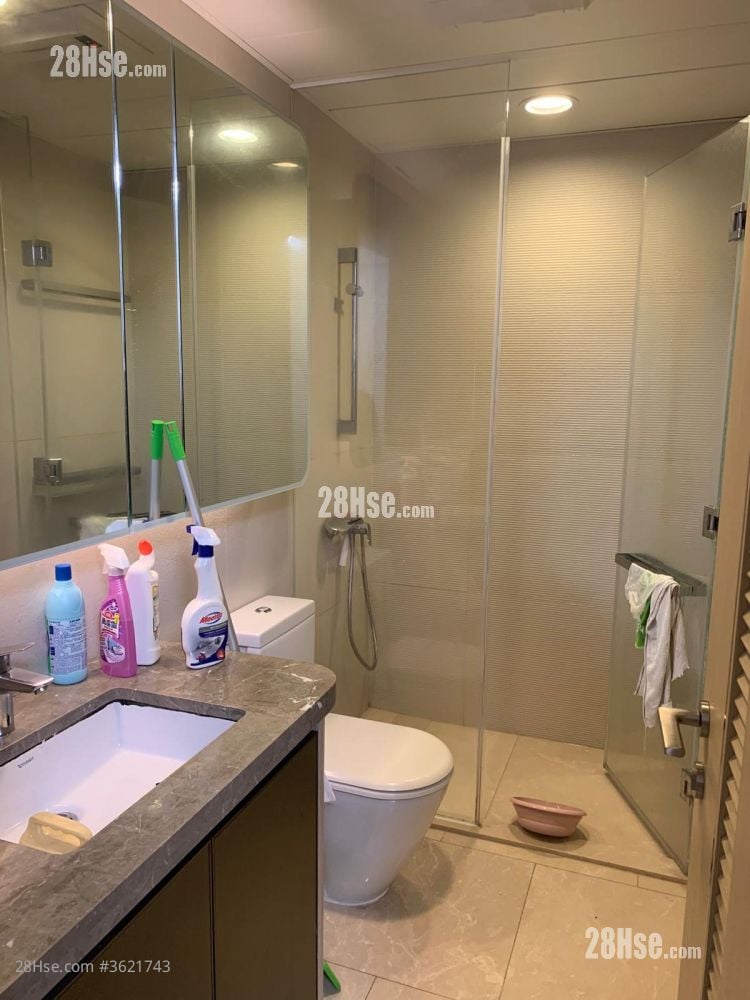 bathroom: Alto Residences Rental 1 Bedroom , 1 Bathroom 413 ft² ( 38.4 m² ) bathroom: Alto Residences Rental 1 Bedroom , 1 Bathroom 413 ft² ( 38.4 m² )