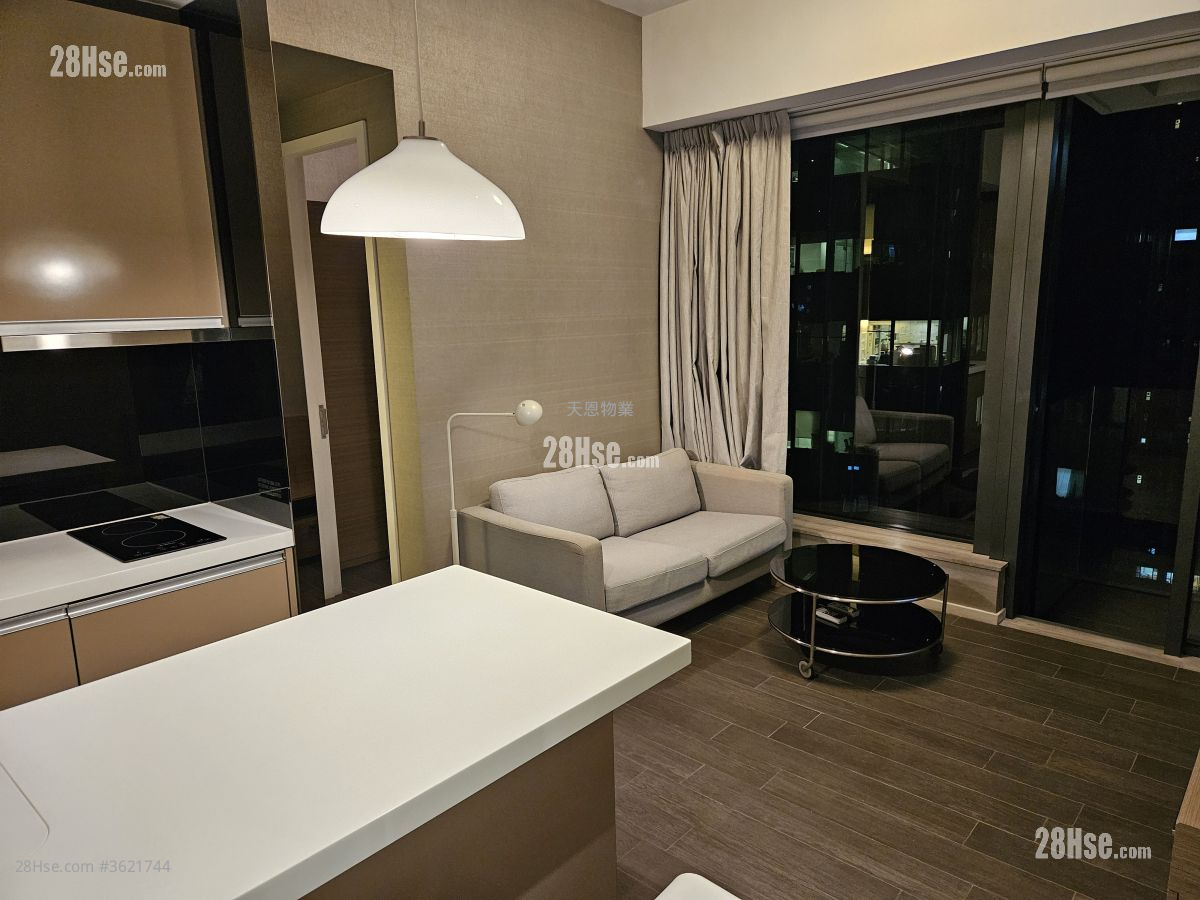 Queen's Cube Rental 1 Bedroom , 1 Bathroom 377 ft² ( 35.0 m² ) Queen's Cube Rental 1 Bedroom , 1 Bathroom 377 ft² ( 35.0 m² )