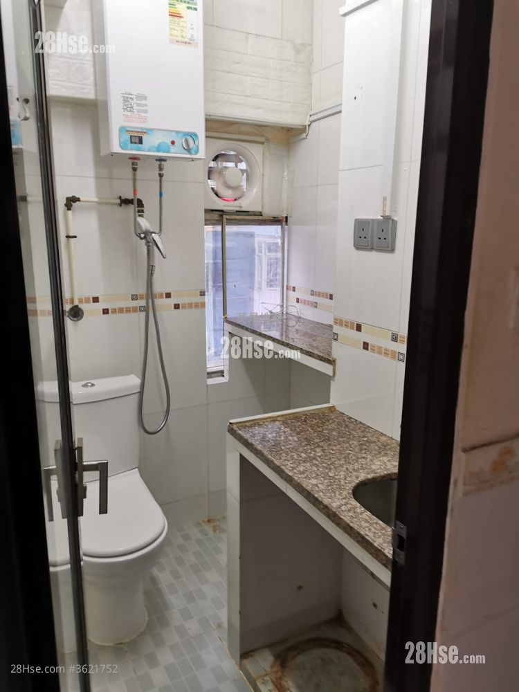 Kwai King Building Rental Studio , 1 Bathroom 130 ft² ( 12.1 m² ) Kwai King Building Rental Studio , 1 Bathroom 130 ft² ( 12.1 m² )