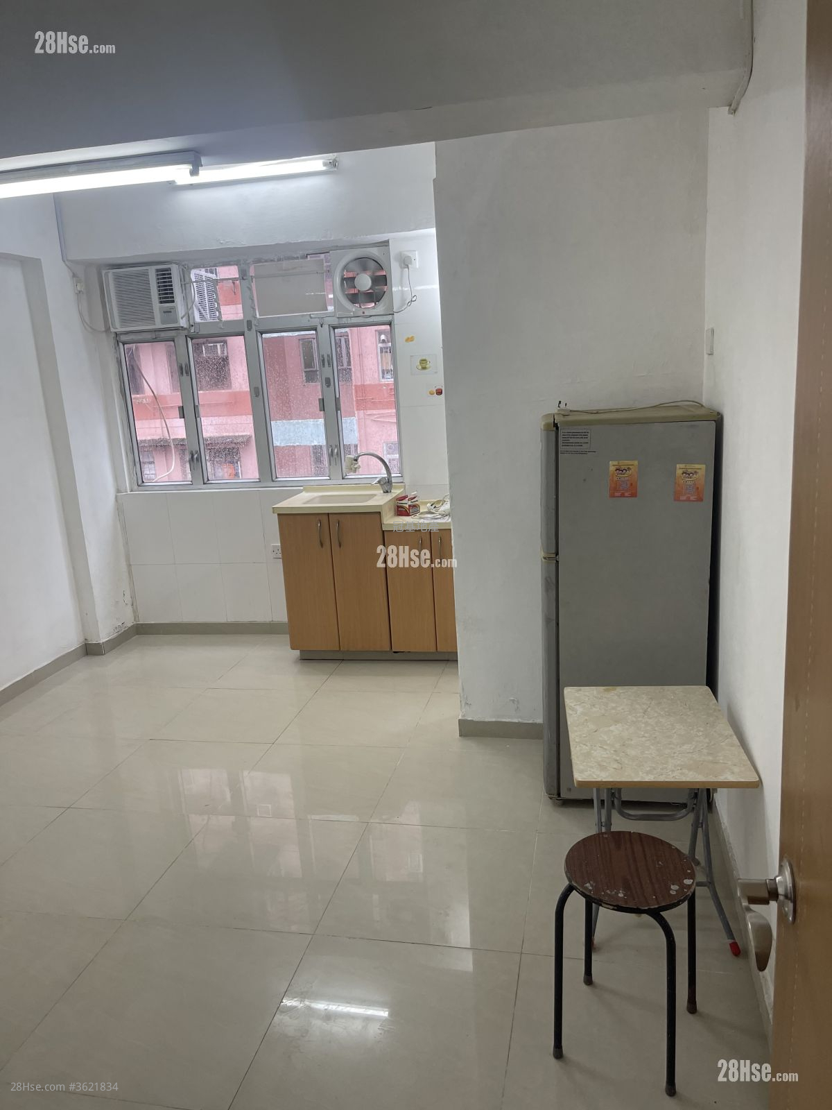 名贤大楼 租盘 1 房 , 1 浴室 180 平方尺 ( 16.7 平方米 ) 名贤大楼 租盘 1 房 , 1 浴室 180 平方尺 ( 16.7 平方米 )