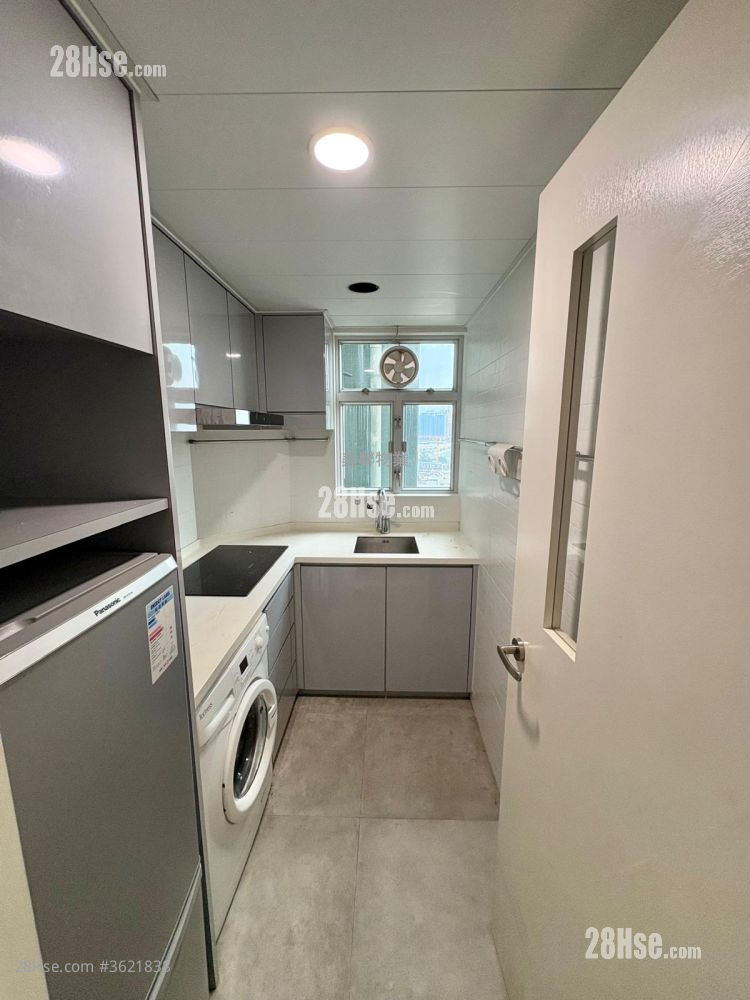 Sky Tower Sell 2 Bedrooms 452 ft² ( 42.0 m² ) Sky Tower Sell 2 Bedrooms 452 ft² ( 42.0 m² )