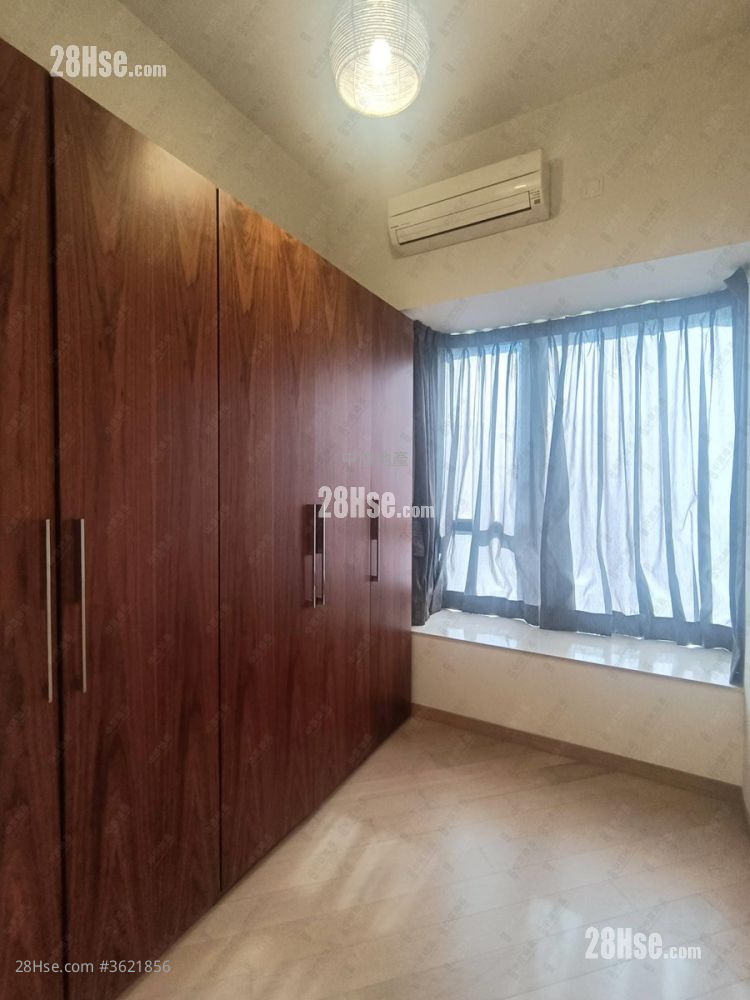 Avignon Sell 3 Bedrooms , 3 Bathrooms 918 ft² ( 85.3 m² ) Avignon Sell 3 Bedrooms , 3 Bathrooms 918 ft² ( 85.3 m² )