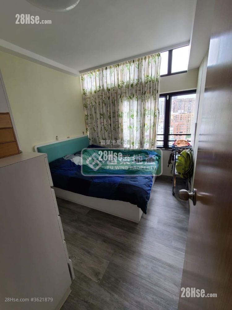 Mainway Court Sell 3 Bedrooms , 2 Bathrooms 737 ft² ( 68.5 m² ) Mainway Court Sell 3 Bedrooms , 2 Bathrooms 737 ft² ( 68.5 m² )