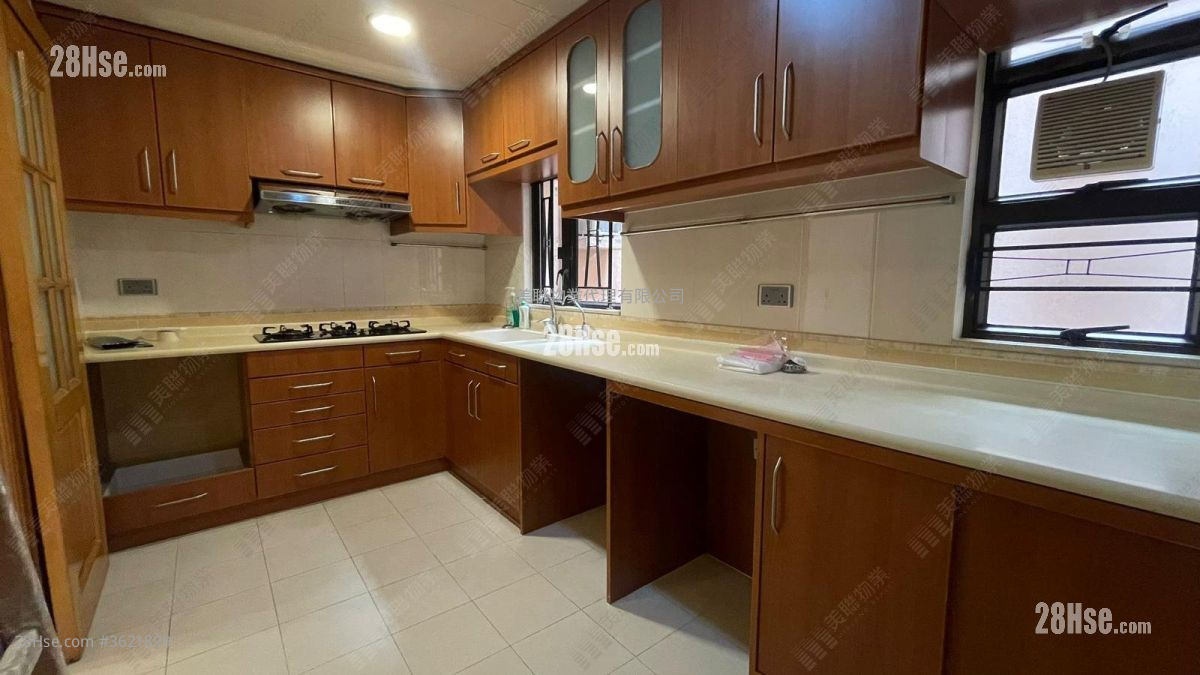 大埔宝马山 租盘 3 房 , 2 浴室 795 平方尺 ( 73.9 平方米 ) 大埔宝马山 租盘 3 房 , 2 浴室 795 平方尺 ( 73.9 平方米 )