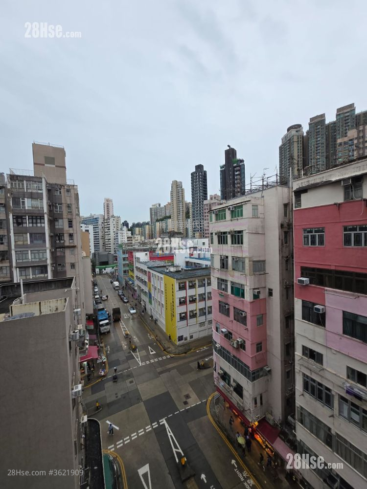 唐楼 租盘 1 房 , 1 浴室 120 平方尺 ( 11.1 平方米 ) 唐楼 租盘 1 房 , 1 浴室 120 平方尺 ( 11.1 平方米 )