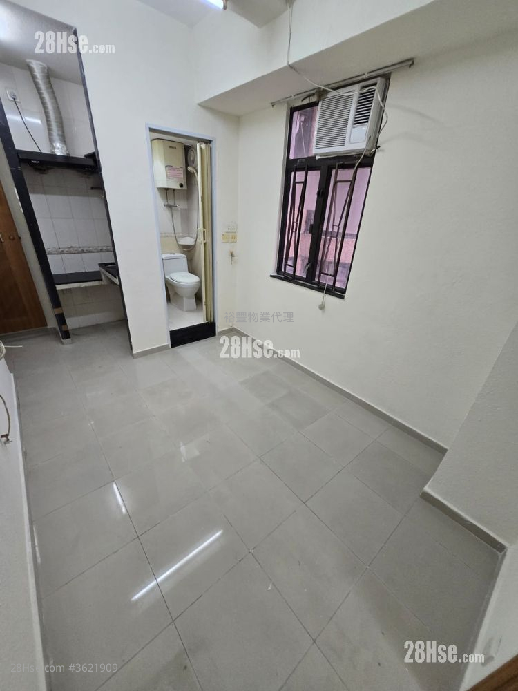 唐楼 租盘 1 房 , 1 浴室 120 平方尺 ( 11.1 平方米 ) 唐楼 租盘 1 房 , 1 浴室 120 平方尺 ( 11.1 平方米 )