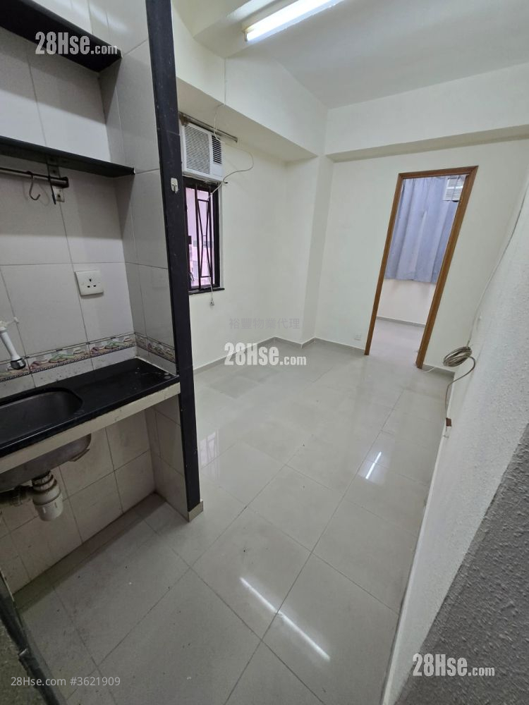 唐楼 租盘 1 房 , 1 浴室 120 平方尺 ( 11.1 平方米 ) 唐楼 租盘 1 房 , 1 浴室 120 平方尺 ( 11.1 平方米 )