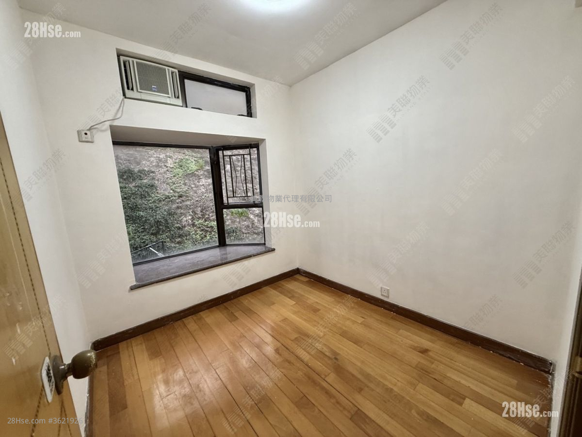 睡房 2: 大埔宝马山 租盘 3 房 , 3 浴室 915 平方尺 ( 85.0 平方米 ) 睡房 2: 大埔宝马山 租盘 3 房 , 3 浴室 915 平方尺 ( 85.0 平方米 )